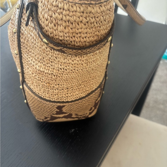Stylish Coach Snake Skin Woven Handbag - Picture 5 of 8